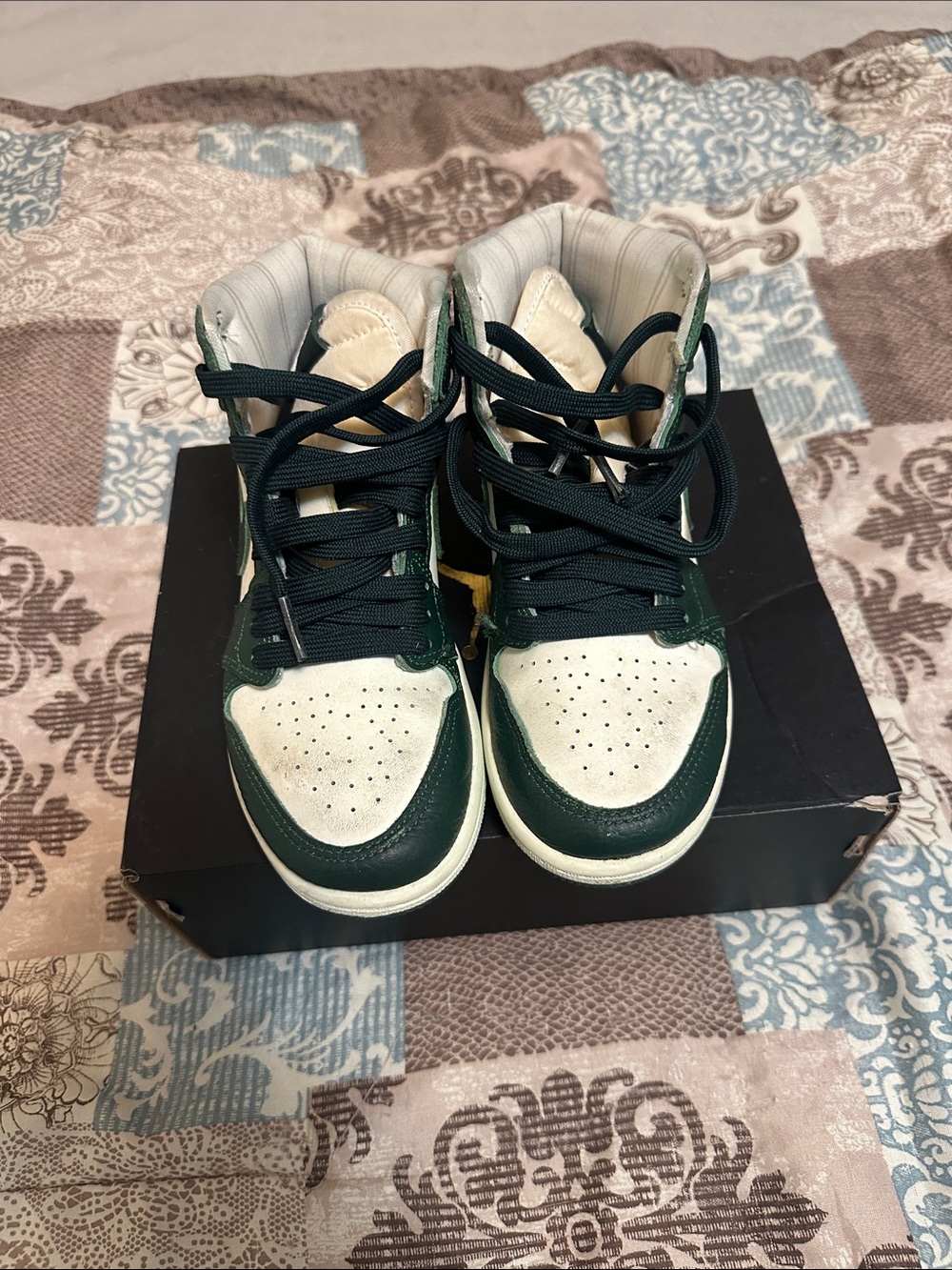Nike Kids High-Top Sneakers in Dark Green and White